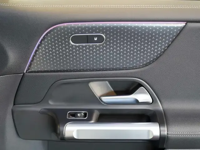 Mercedes-Benz EQB 300