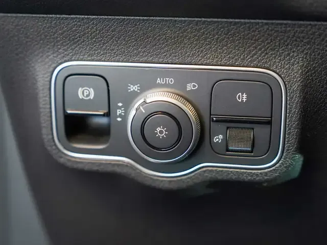 Mercedes-Benz EQB 300