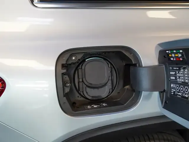 Mercedes-Benz EQB 300