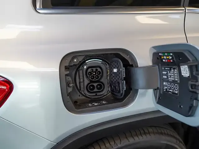 Mercedes-Benz EQB 300