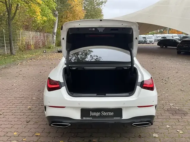 Mercedes-Benz CLA 180