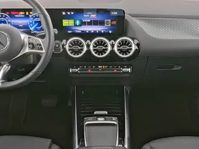 Mercedes-Benz EQA 300