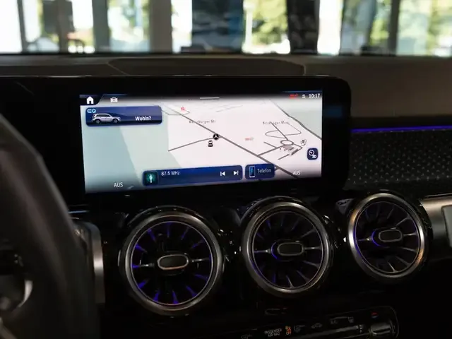 Mercedes-Benz EQB 300