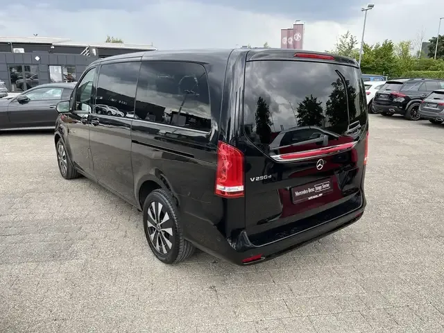 Mercedes-Benz V 250