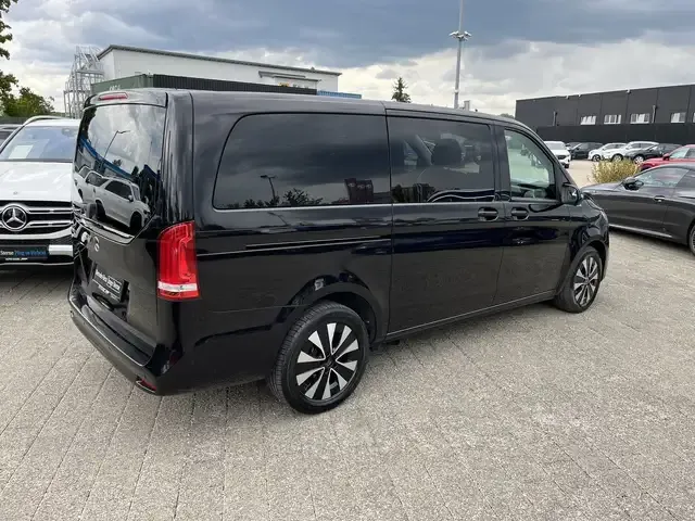 Mercedes-Benz V 250