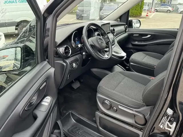 Mercedes-Benz V 250