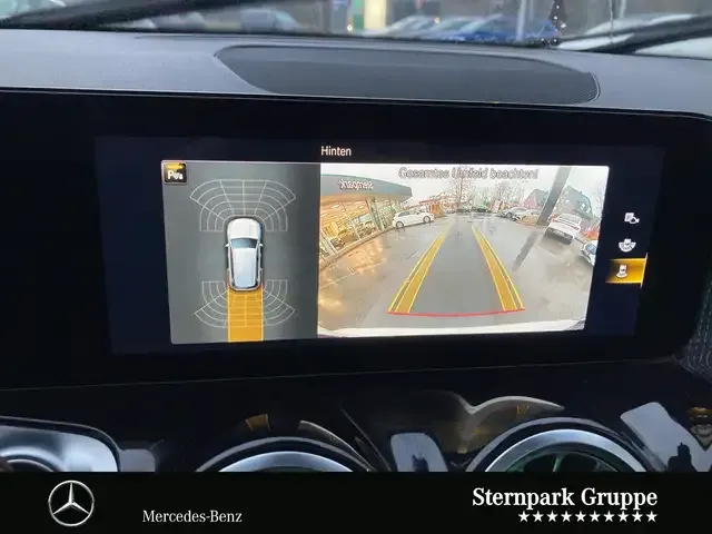 Mercedes-Benz GLB 200