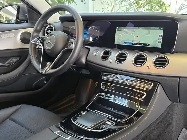 Mercedes-Benz E 220