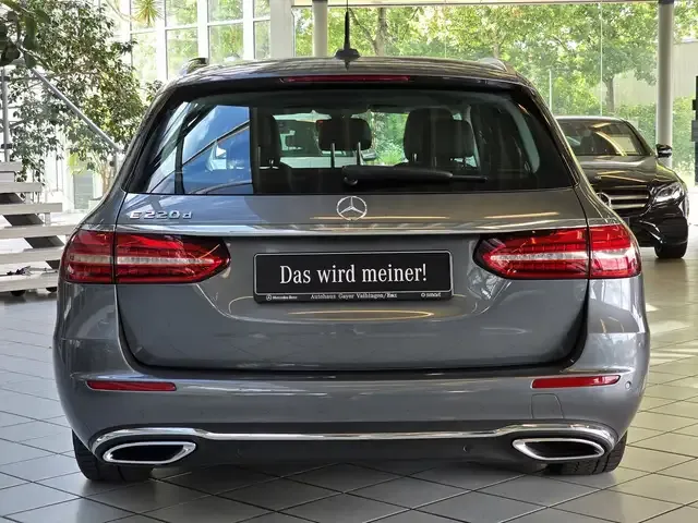 Mercedes-Benz E 220