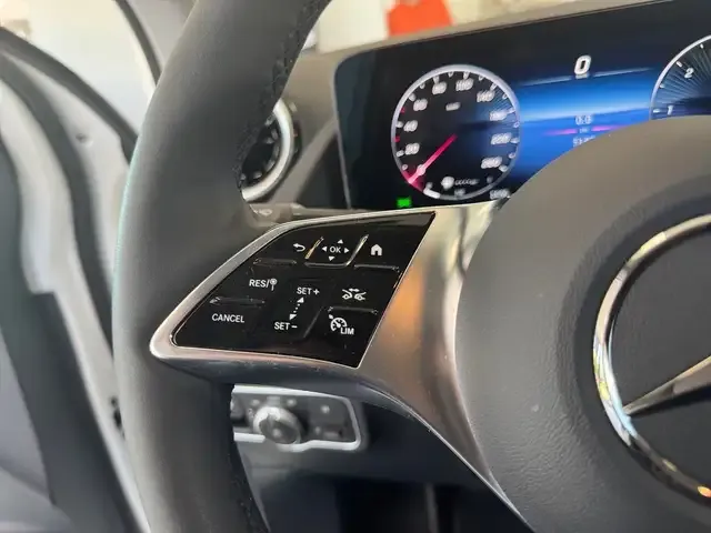 Mercedes-Benz GLA 180