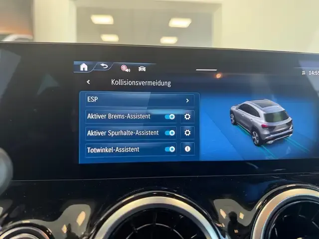 Mercedes-Benz GLA 180