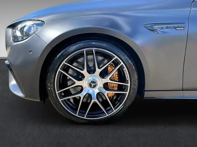 Mercedes-Benz E 63 AMG