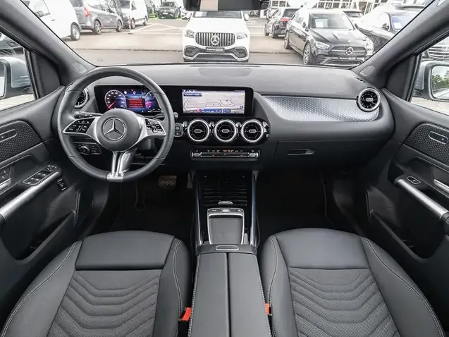 Mercedes-Benz B 180