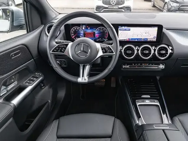Mercedes-Benz B 180