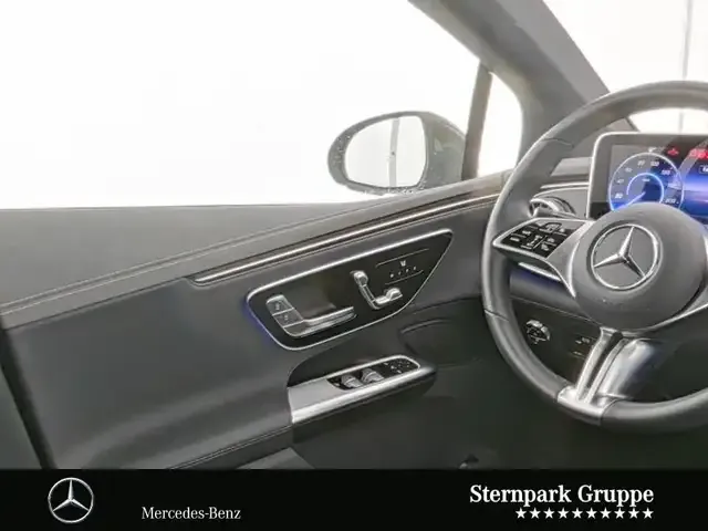 Mercedes-Benz EQE 300