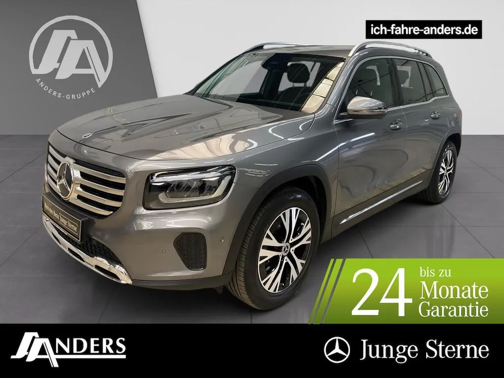 Mercedes-Benz GLB 220