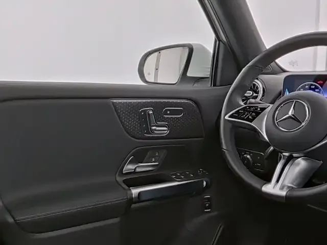 Mercedes-Benz EQB 350