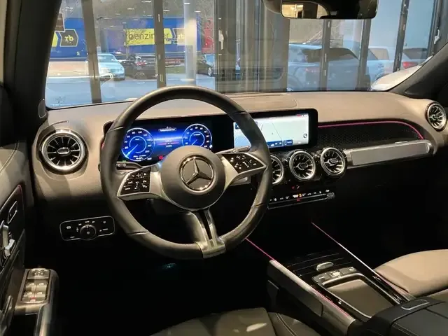 Mercedes-Benz EQB 350