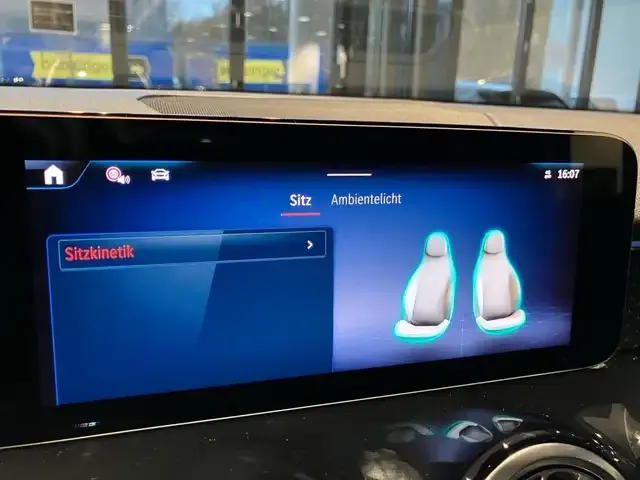 Mercedes-Benz EQB 350