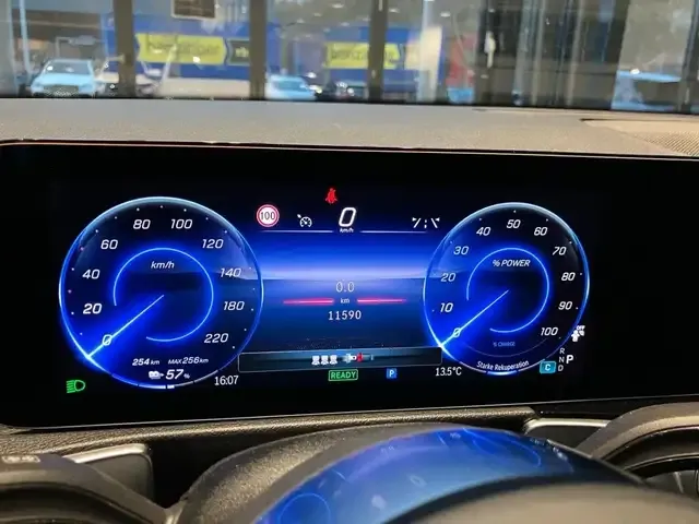 Mercedes-Benz EQB 350