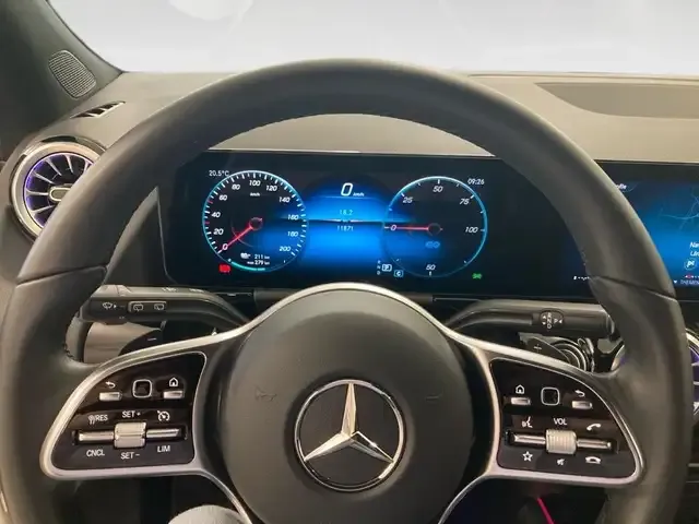 Mercedes-Benz EQA 300