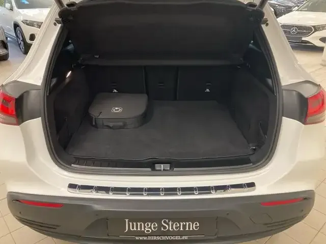 Mercedes-Benz EQA 300