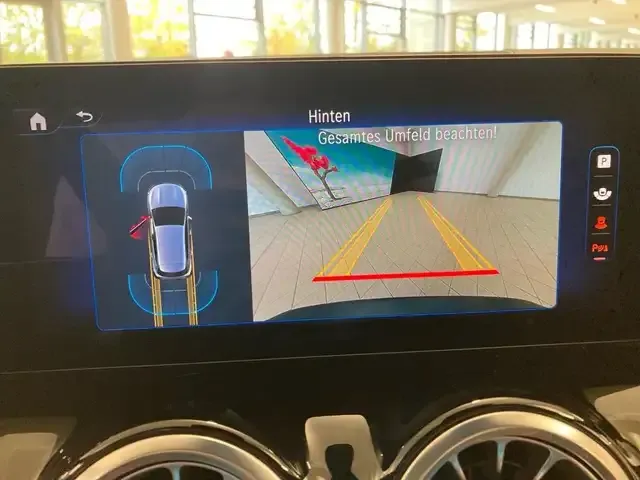 Mercedes-Benz EQA 300