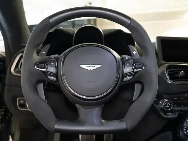 Aston Martin V8
