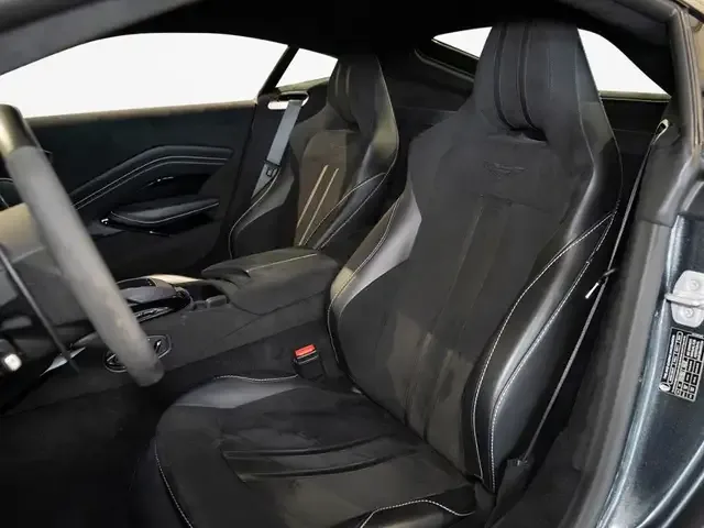 Aston Martin V8