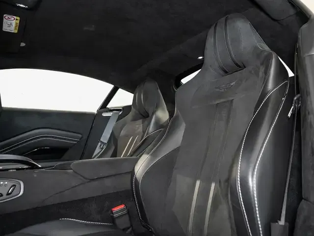 Aston Martin V8