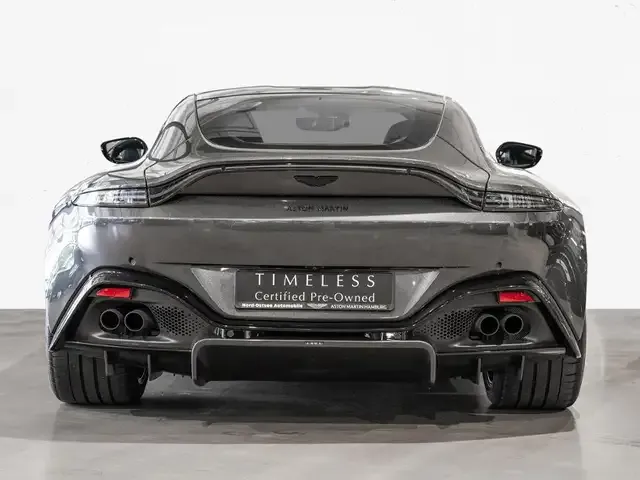 Aston Martin V8