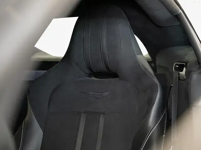 Aston Martin V8