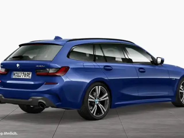 BMW 330