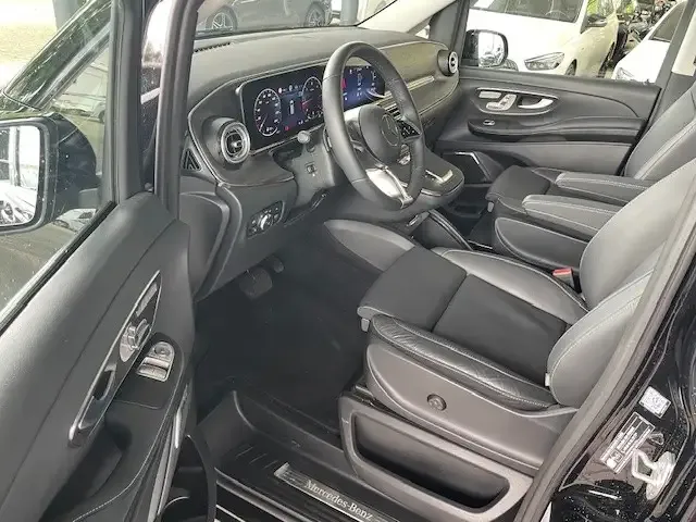 Mercedes-Benz V 250
