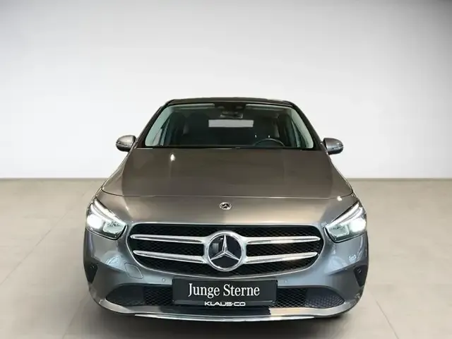 Mercedes-Benz B 220