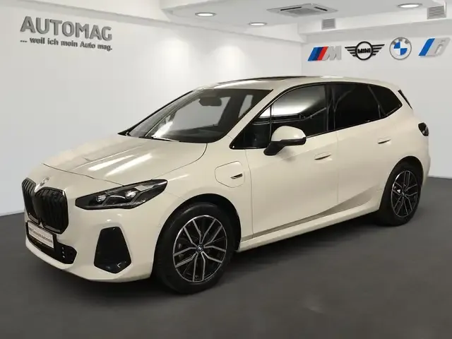 BMW 225