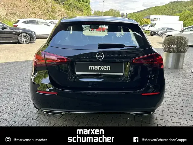 Mercedes-Benz A 220