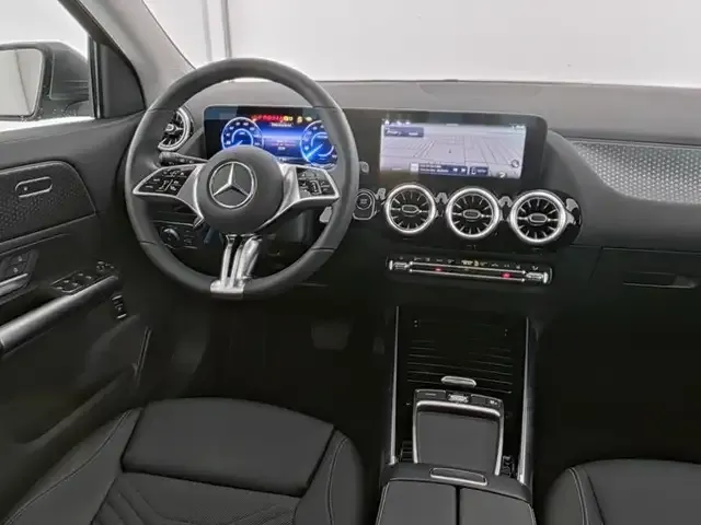 Mercedes-Benz EQA 300