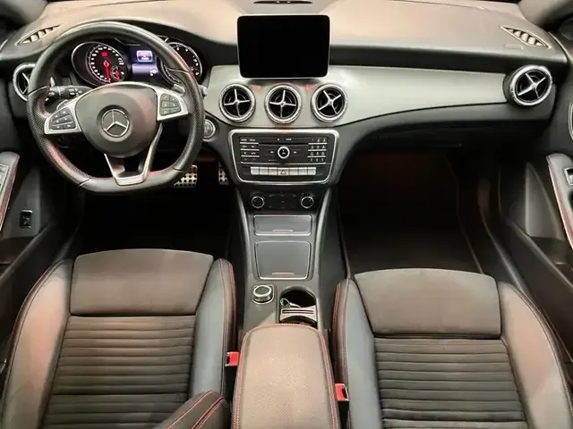Mercedes-Benz CLA 180
