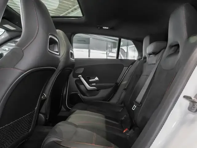 Mercedes-Benz CLA 220