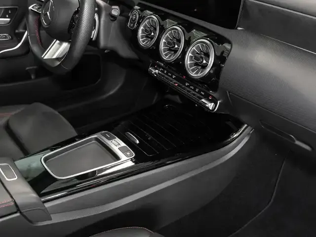 Mercedes-Benz CLA 220
