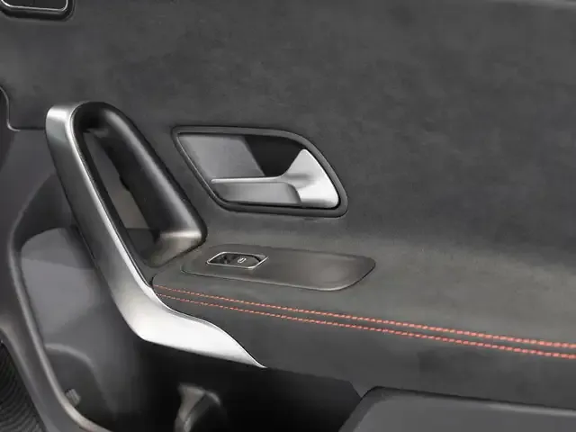 Mercedes-Benz CLA 220
