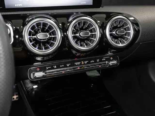 Mercedes-Benz CLA 220