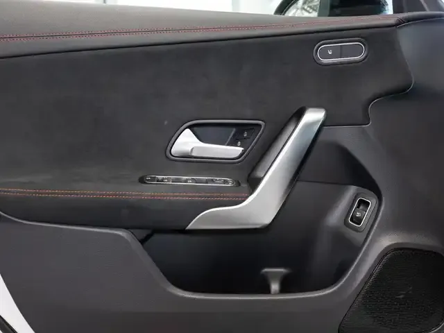 Mercedes-Benz CLA 220