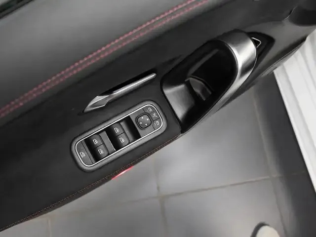 Mercedes-Benz CLA 220