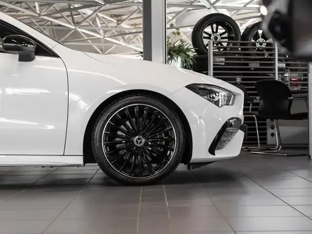 Mercedes-Benz CLA 220