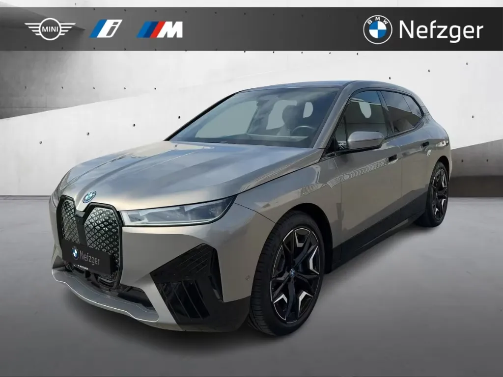 BMW iX