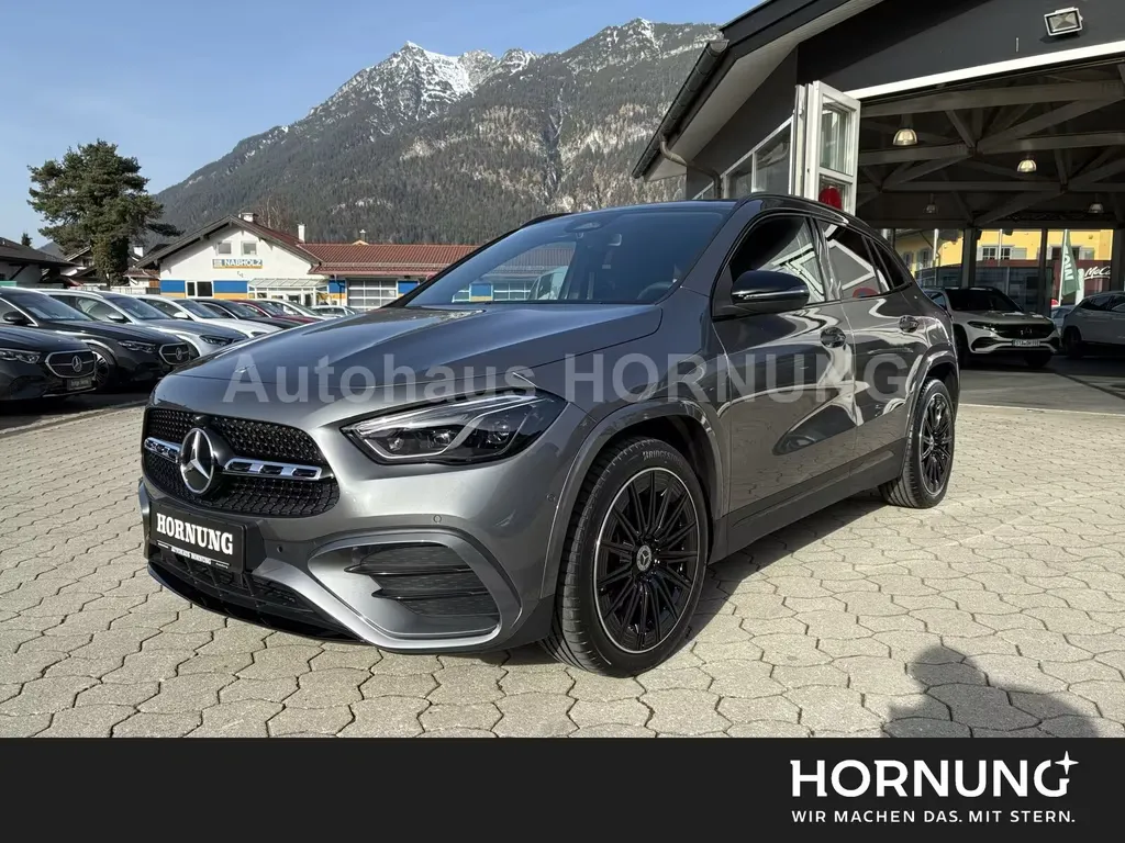 Mercedes-Benz GLA 200