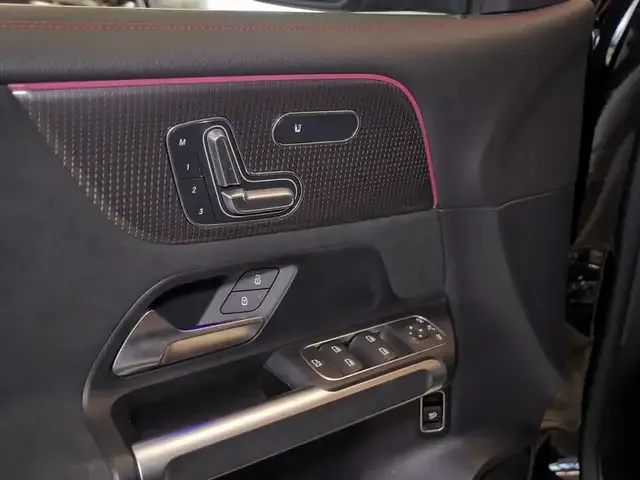 Mercedes-Benz EQB 300