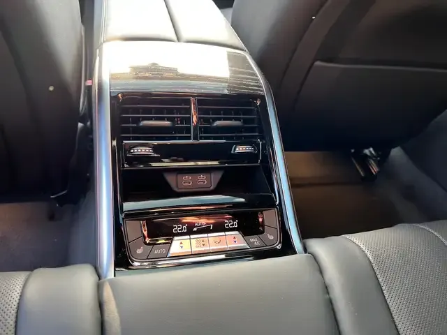 BMW 840